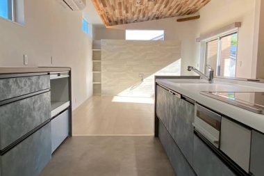 5A6E2675-6A7E-470F-BA0C-F1E3CC7ADBBE